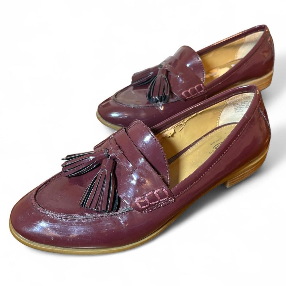 G.H. Bass & Co. Vintage Noelle Patent Leather Burgundy Tassel Loafers - Picture 5 of 7